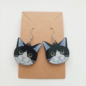 Fashion Jewelry Black and White Cat Earrings